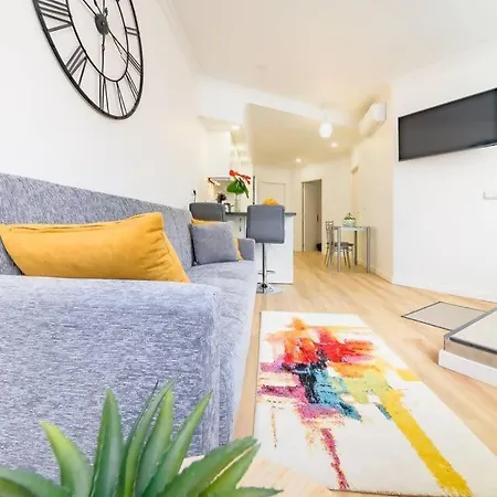 Debbie & Cris House By Mth *