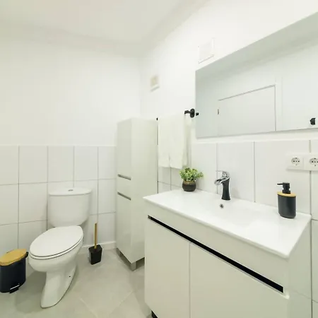 Debbie & Cris House By Mth