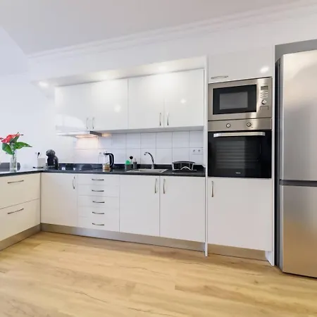 Debbie & Cris House By Mth Machico (Madeira)