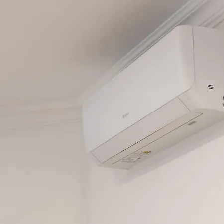 Debbie & Cris House By Mth * Machico (Madeira)