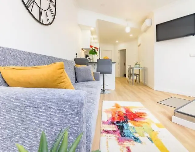 Debbie & Cris House By Mth *