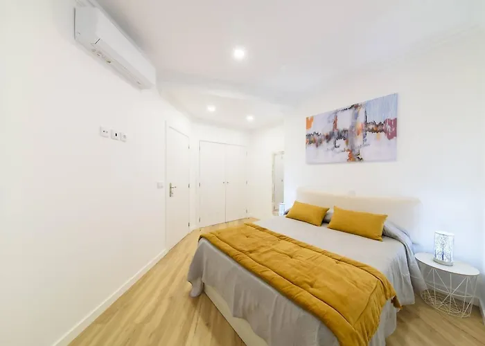 Debbie & Cris House By Mth 펜션 마치코